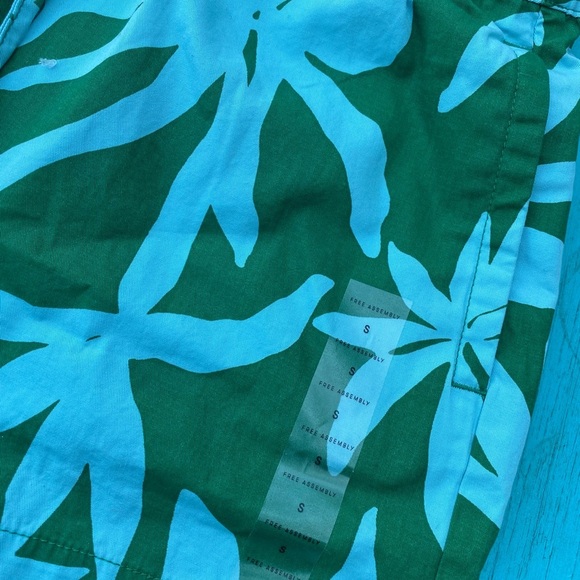 Super fun shorts! 🌴unisex but women's sizing!! - Picture 7 of 12